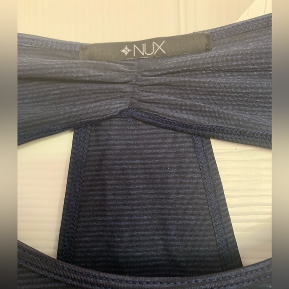 NUX Gray Striped Athletic Top: Round Neck, Back Cutouts, Long Sleeves L - Picture 5 of 7